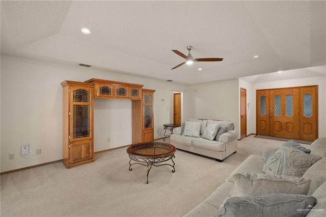 1818 Meadow View Drive, Mission, TX 78572