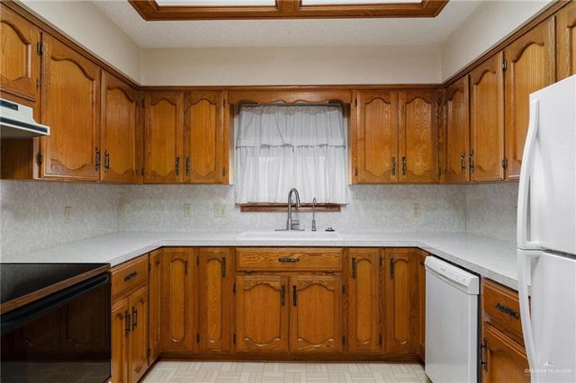 1818 Meadow View Drive, Mission, TX 78572