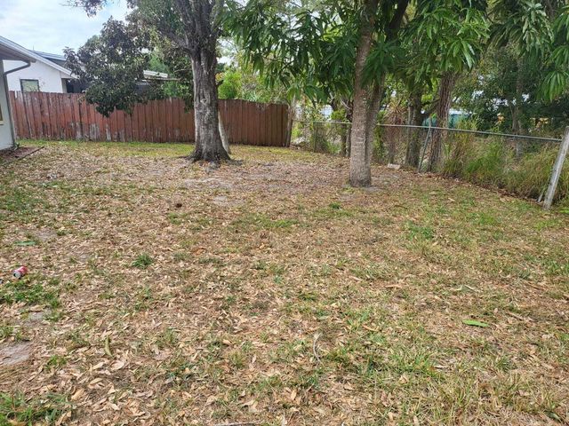 349 SE Fallon Drive, Port St. Lucie, Port St Lucie, FL 34983