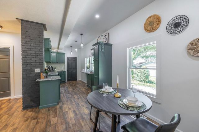 909 W 11th St N, Wichita, KS 67203