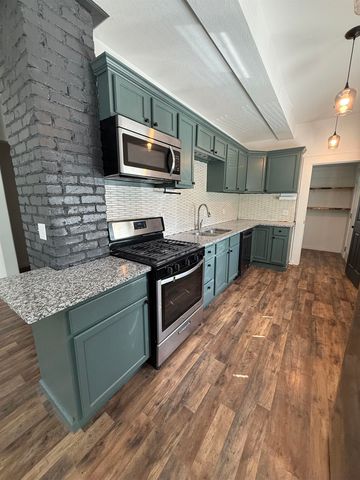 909 W 11th St N, Wichita, KS 67203