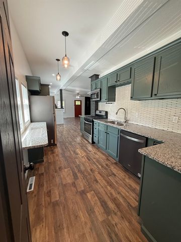 909 W 11th St N, Wichita, KS 67203