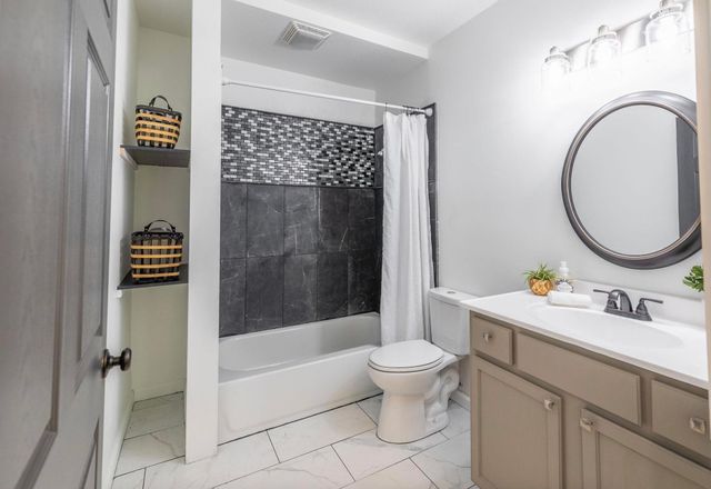 909 W 11th St N, Wichita, KS 67203