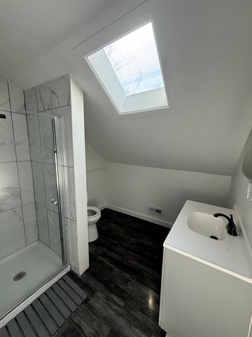 909 W 11th St N, Wichita, KS 67203