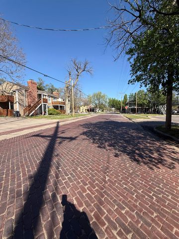 909 W 11th St N, Wichita, KS 67203