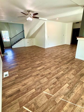 909 W 11th St N, Wichita, KS 67203