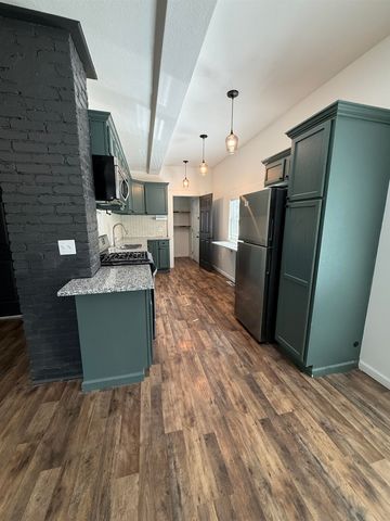 909 W 11th St N, Wichita, KS 67203