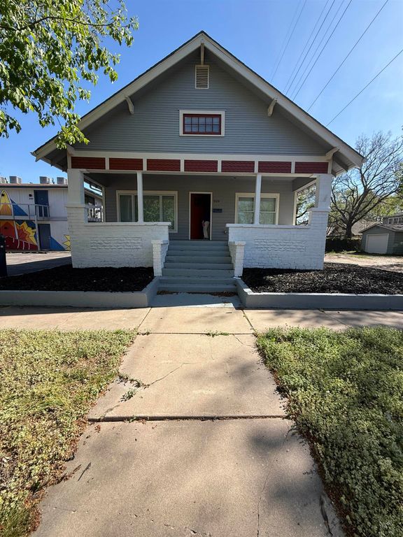 909 W 11th St N, Wichita, KS 67203