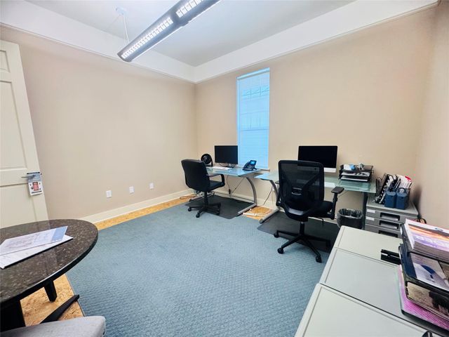 800 Crystal Falls PKWY 1, Leander, TX 78641
