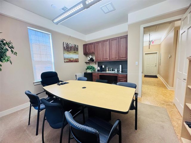 800 Crystal Falls PKWY 1, Leander, TX 78641