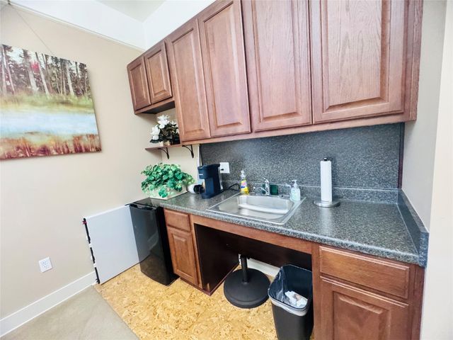 800 Crystal Falls PKWY 1, Leander, TX 78641