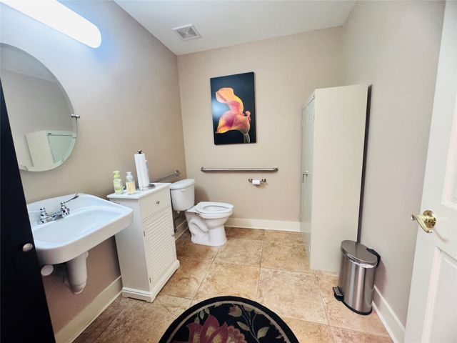 800 Crystal Falls PKWY 1, Leander, TX 78641
