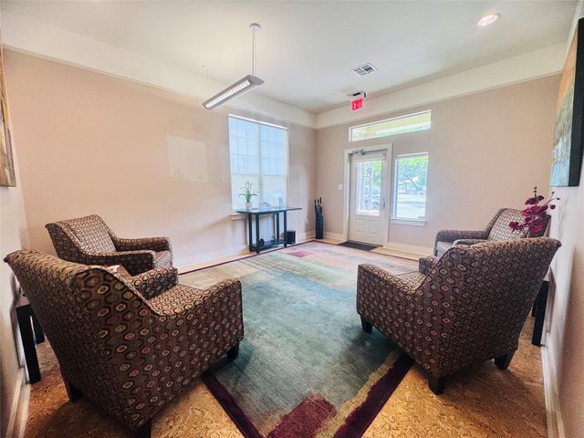 800 Crystal Falls PKWY 1, Leander, TX 78641