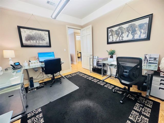 800 Crystal Falls PKWY 1, Leander, TX 78641