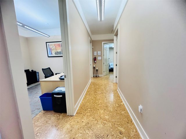800 Crystal Falls PKWY 1, Leander, TX 78641