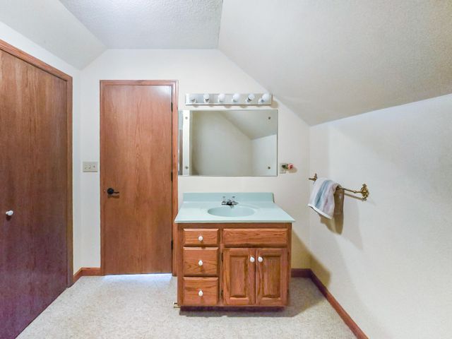 1513 Timber Drive, Cabool, MO 65689