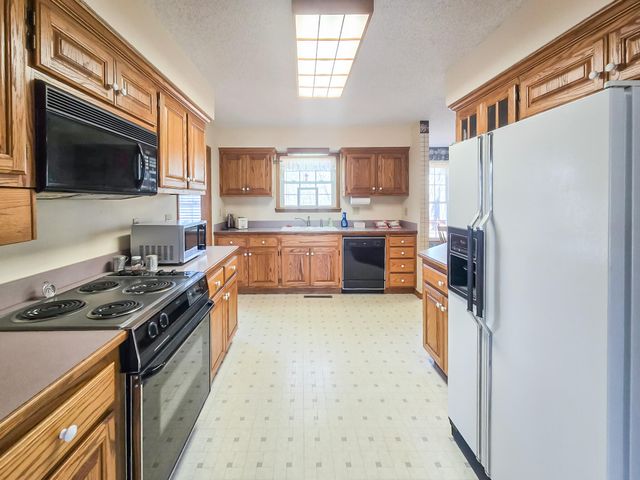 1513 Timber Drive, Cabool, MO 65689