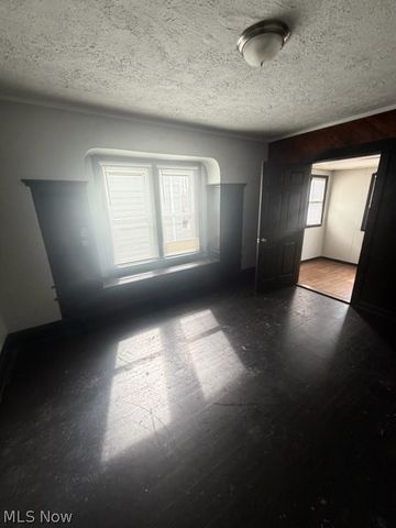 2179 W 106th Street, Cleveland, OH 44102