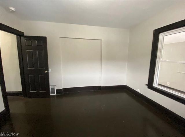 2179 W 106th Street, Cleveland, OH 44102