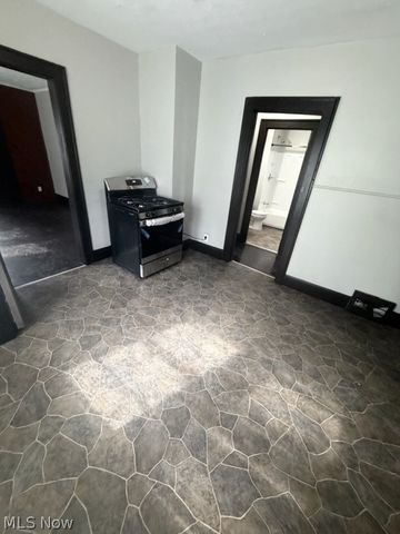 2179 W 106th Street, Cleveland, OH 44102