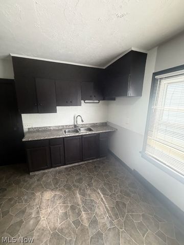 2179 W 106th Street, Cleveland, OH 44102