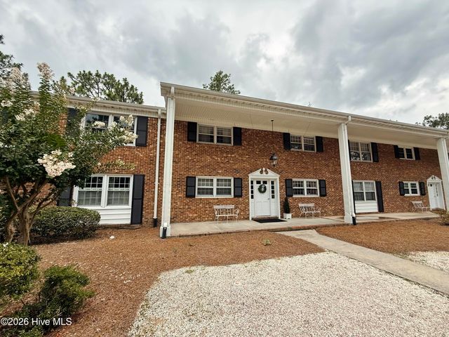 333 Driftwood Circle C, Southern Pines, NC 28387