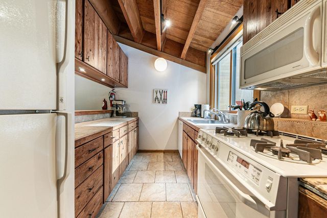 5030 Gold Bend, Truckee, CA 96161