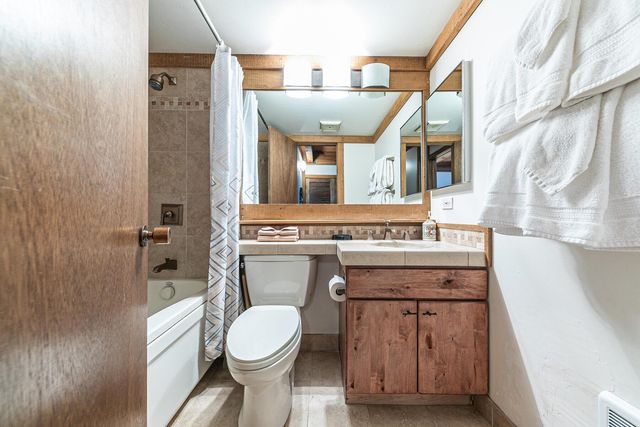 5030 Gold Bend, Truckee, CA 96161