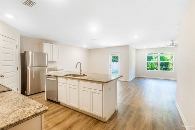 4119 Whitetail Ln, Pensacola, FL 32526