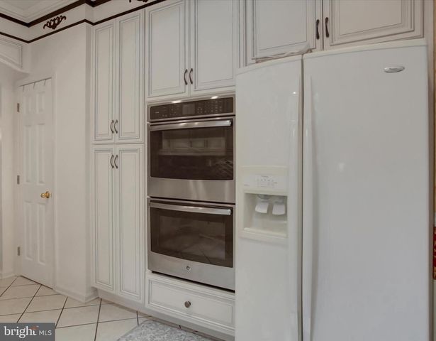 3325 MUIRFIELD DR, Chambersburg, PA 17202