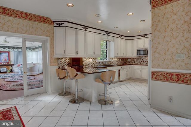 3325 MUIRFIELD DR, Chambersburg, PA 17202