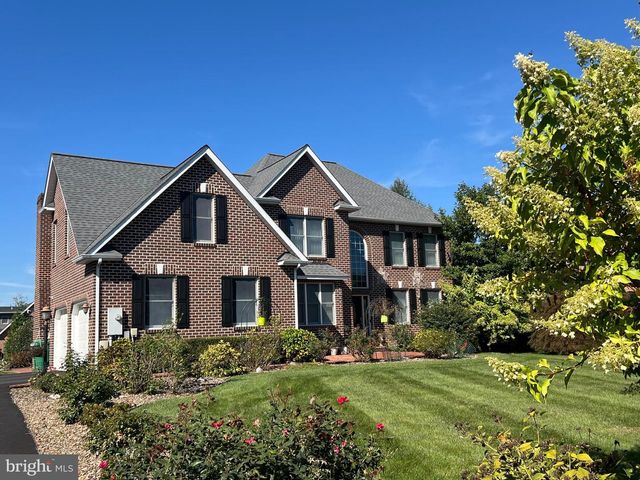 3325 MUIRFIELD DR, Chambersburg, PA 17202