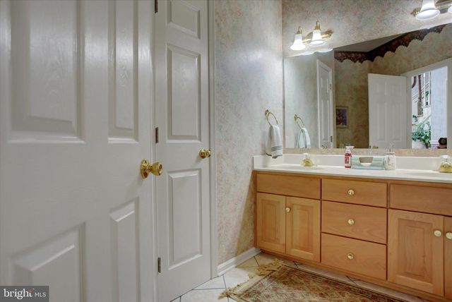 3325 MUIRFIELD DR, Chambersburg, PA 17202