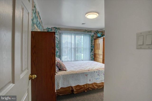 3325 MUIRFIELD DR, Chambersburg, PA 17202