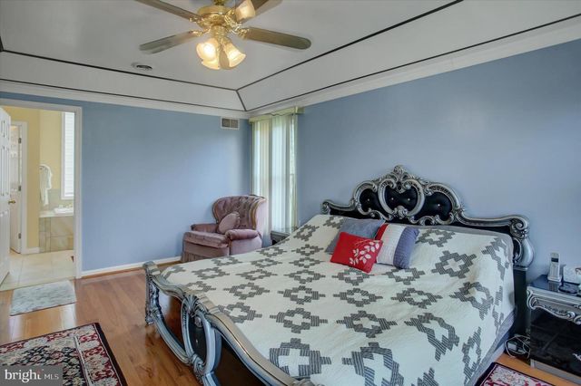 3325 MUIRFIELD DR, Chambersburg, PA 17202