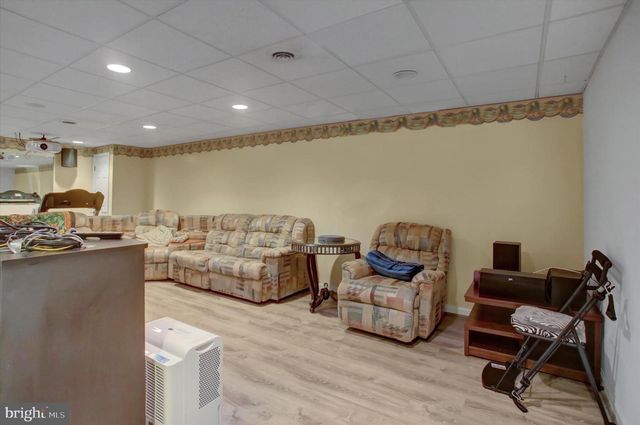 3325 MUIRFIELD DR, Chambersburg, PA 17202