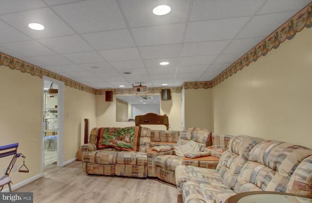 3325 MUIRFIELD DR, Chambersburg, PA 17202