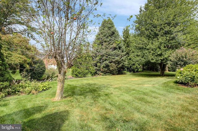 3325 MUIRFIELD DR, Chambersburg, PA 17202