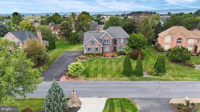 3325 MUIRFIELD DR, Chambersburg, PA 17202