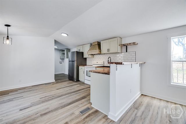 451 Schuman Drive, Bloomingdale, GA 31302