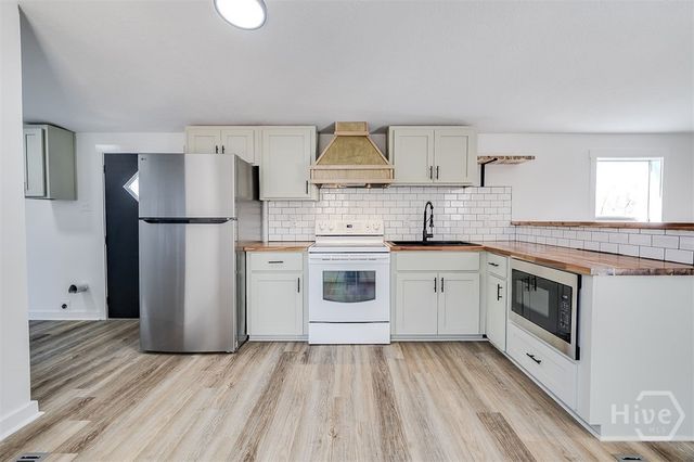 451 Schuman Drive, Bloomingdale, GA 31302