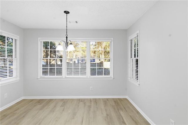 2110 Meadow View Court, Grayson, GA 30017