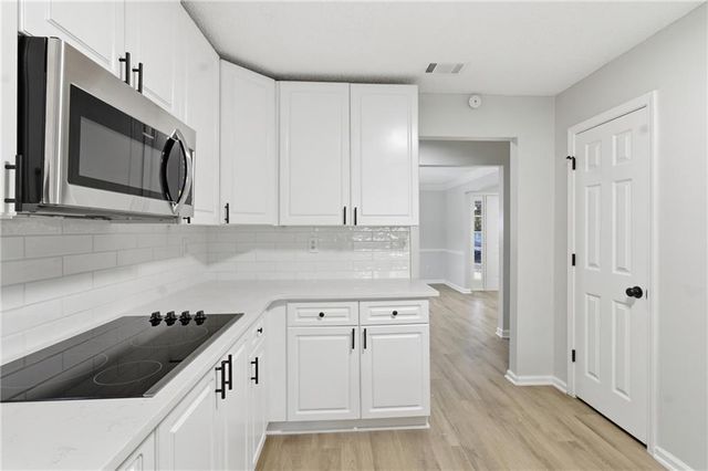 2110 Meadow View Court, Grayson, GA 30017