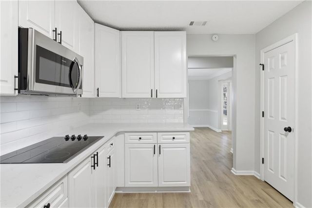 2110 Meadow View Court, Grayson, GA 30017