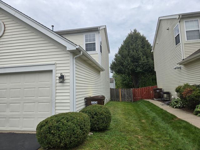 117 WOODLAND PARK Circle, Gilberts, IL 60136