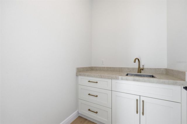 920 W ALFRED STREET, Tampa, FL 33603