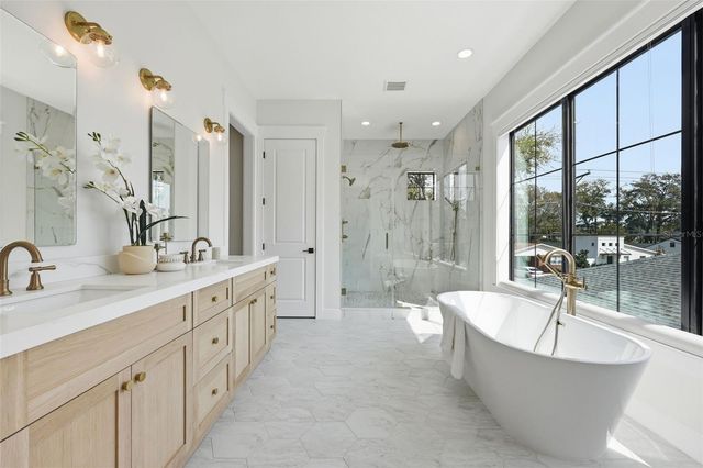 920 W ALFRED STREET, Tampa, FL 33603