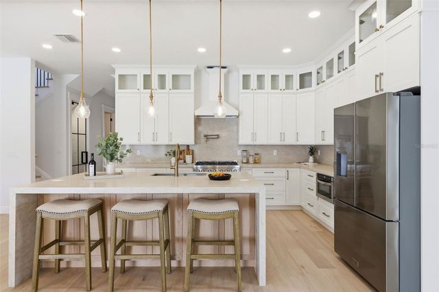 920 W ALFRED STREET, Tampa, FL 33603