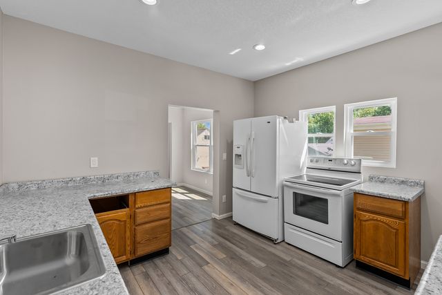 3724 N Sturdevant Street, Davenport, IA 52806