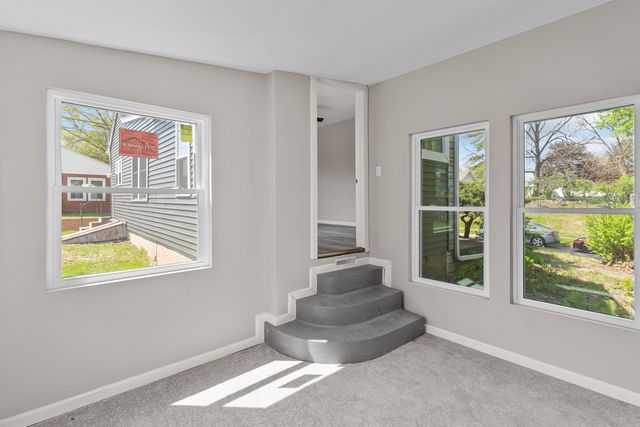 3724 N Sturdevant Street, Davenport, IA 52806